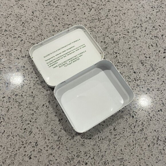 Vintage Tin Sucrets Sore Throat Lozenges Metal Box Primitive Green White - Picture 4 of 5